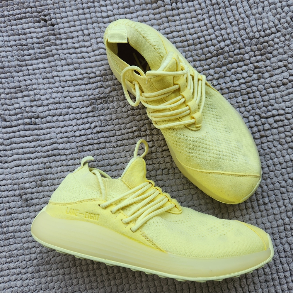 Lane eight yellow shoes size 9.5